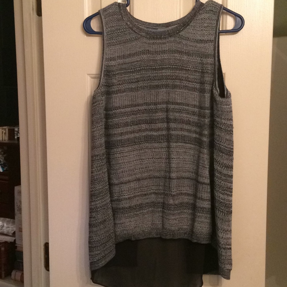 Simply Vera by Vera wang size M